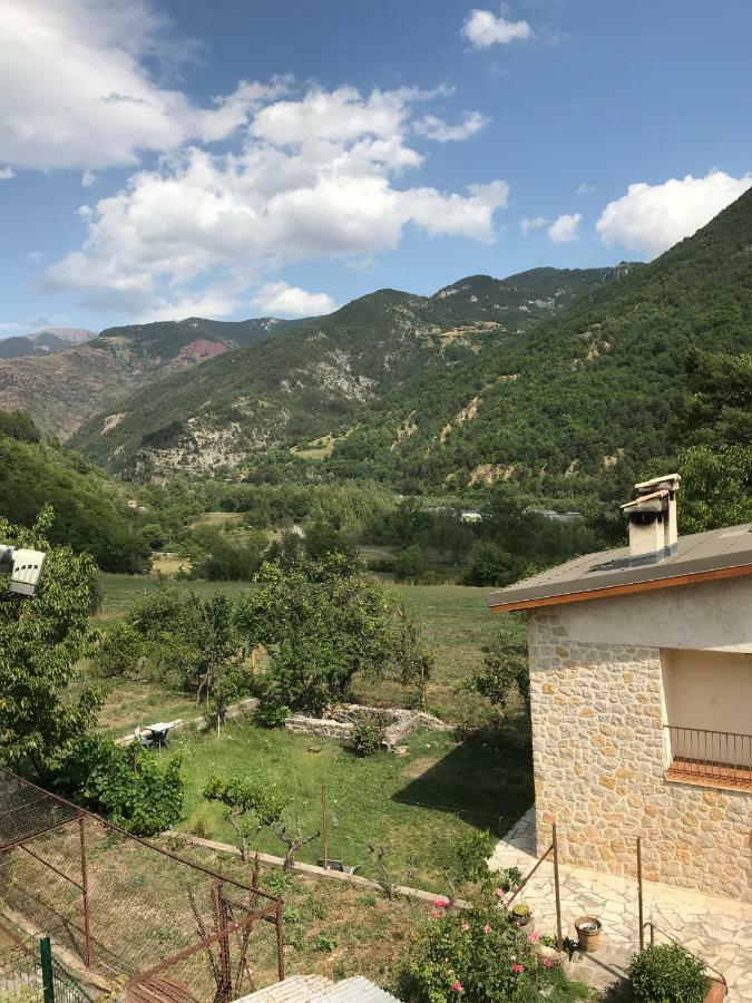 Gite De La Fontaine Gorges De Daluis Buitenkant foto