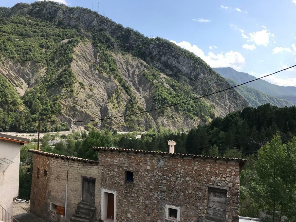 Gite De La Fontaine Gorges De Daluis Buitenkant foto